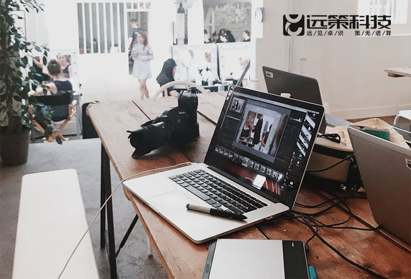 制作設計企業(yè)網站